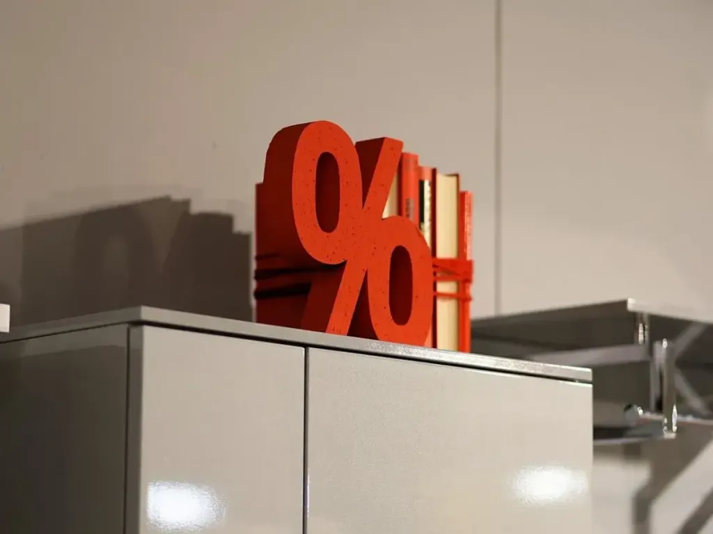 Czym jest outlet łazienkowy?