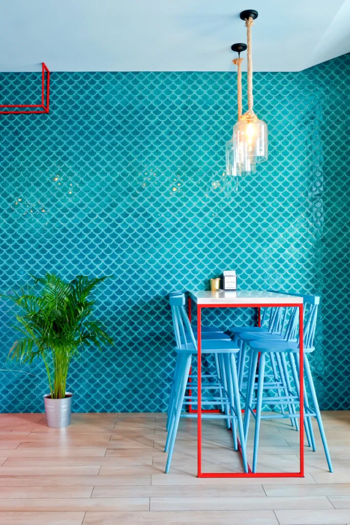 Płytki Raw Decor w Przestrzeniach Publicznych: Jak Odmieniają Restauracje, Bary i Hotele?